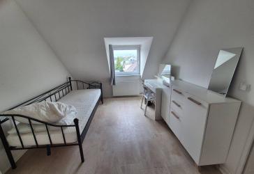 Ein WG Zimmer frei (12m²) in 3 Zi. Apartment in Bonn-Bad Godesberg