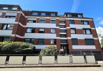 Provisionsfrei: 4-Zimmer-Dachgeschosswohnung mit Südbalkon & Garagenstellplatz in Schwachhausen