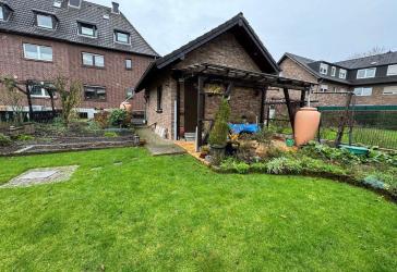 Doppelhaushälfte/ Zweifamilienhaus - Bergheim Quadrath Ichendorf - inklusive gemauerte Doppelgarage