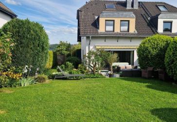 Naturschutz Doppelhaushälfte mit freiem Blick ins GRÜNE, Vilkerath, Overath