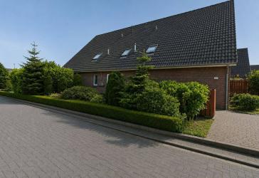 Charmantes Mehrfamilienhaus in Husum - voll vermietet, solide Kapitalanlage an der Küste