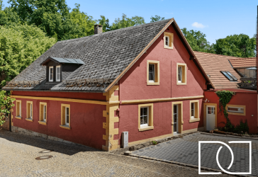 Vielseitiges Hofanwesen! Wohnhaus mit gewerblichem Bereich, Freifläche und großen Nebengebäuden