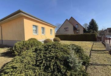Gepflegtes Haus auf großem Grundstück in bester Lage - bezugsfrei