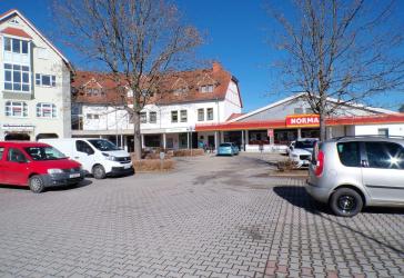 Ladenfläche im beliebten Nahversorgungszentrum in Neukirchen zu vermieten!