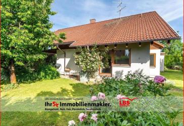 Lebensraum im Grünen - charmantes Einfamilienhaus mit herrlichem Garten