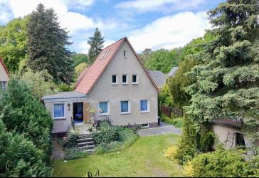 EFH mit zusätzlichem Bungalow, weiterem Baufeld am Wald in Potsdam