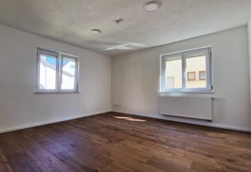 Moderne 4-Zimmer-Wohnung in Toplage in Esslingen – mit Einbauküche, Tageslichtbad, Loggia und Gartenanteil