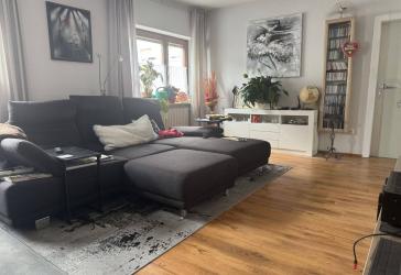 Helle 3-Zimmer-Wohnung mit Einbauküche in zentraler Lage