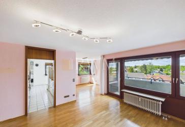 Familienfreundliche 4-Zimmer-Wohnung mit Loggia, Tiefgarage und großzügigem Raumgefühl in Rottenburg