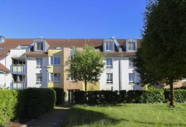 Kapitalanalage: Vermietete 2-Zimmer-Wohnung mit Terrasse & Tiefgaragenstellplatz am Yachthafen