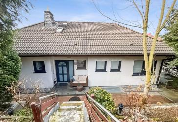 Attraktives, großzügiges, saniertes, freistehendes Einfamilienhaus mit Einliegerwohnung in Ennepetal