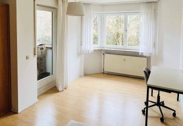 RUHE u SONNE PUR !! Wohnung mit Balkon, Wintergarten, Garage