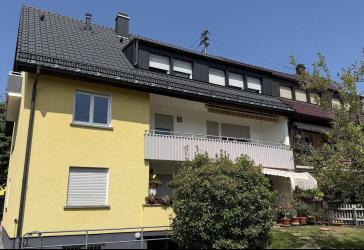 Großzügige 4-Zimmer-Dachgeschosswohnung mit Balkon und neuem Bad