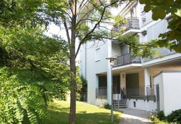 *Provisionsfrei* großzügiges, vermietetes 1-Zimmer-Appartement mit Terrasse und TG-Stellplatz