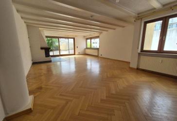 Lichtdurchflutete 5-Zimmer-Wohnung mit Balkon und Terrasse in Darmstadt