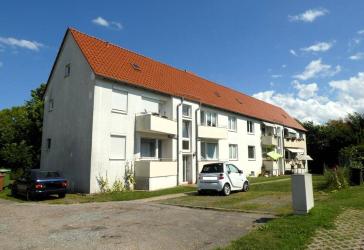 Ostseebad Laboe: Renovierungsbedürftige 2-Zimmer-Wohnung mit Balkon und Stellplatz OTTO STÖBEN GMBH