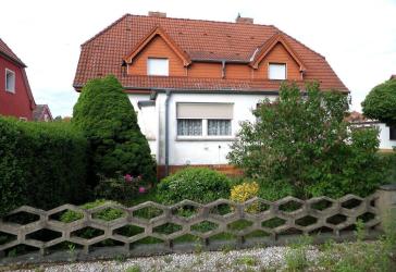 Verstecktes Raumwunder! Doppelhaushälfte mit großem Garten, Garage und überraschend viel Platz