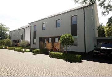 Exklusive Neubau-Doppelhaushälfte: Grün, ruhig, zentral, in Refraths bester Lage