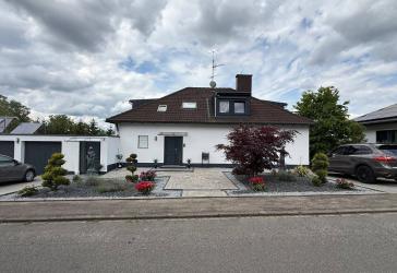 Zweifamilienhaus mit Einlieger-wohnung & Fernblick