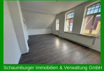 Attraktive 3,5-Zimmer-Dachgeschosswohnung mit Balkon nach Komplettsanierung