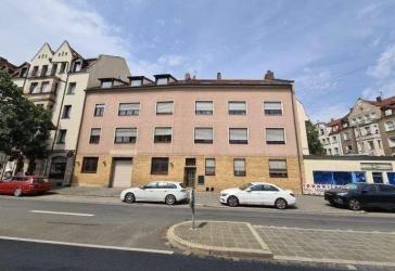 St. Leonhard von oben! Helle 4-Zimmer-Wohnung mit ca. 98,9 qm & kleinem Westbalkon im obersten Stock! Zentrale dennoch ruhige Lage