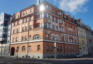 Große 3 Zimmer Altbau Wohnung mit Charm in Neu-Ulm Mitte
