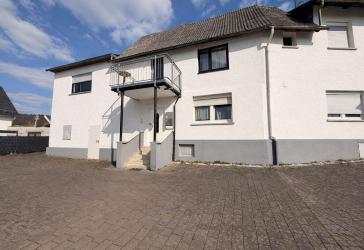 Vollvermietetes Mehrfamilienhaus mit vier Wohneinheiten in ruhiger Lage
