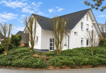 ZU VERKAUFEN:Gepflegtes 3-Parteienhaus in Günne-attraktive Kapitalanlage mit laufenden Mieteinnahmen