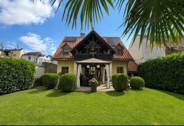 Exklusives Familiendomizil mit Wellnessbereich, Sonnengarten, Garage, 3 Stellplätzen, beste Wohnlage