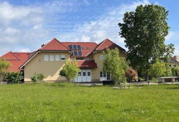 Die Beeindruckende Immobilie mit parkähnlichem Grundstück ist 'Provisionsfrei' zu Verkaufen in dem Dom und der Kaiserstadt Fritzlar