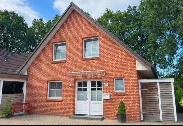## RESERVIERT ## Doppelhaus mit Terrasse und Carport