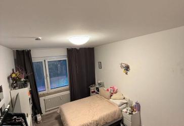 Helles WG-Zimmer ab August in guter Lage verfügbar