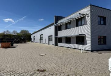 Exclusiver Neuertiger Gewerbestandort Halle Industriehalle Gewerbehalle