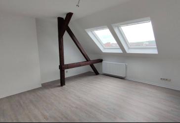 Dachgeschosswohnung mit 4 Zimmern und viel Tageslicht in Erfurt
