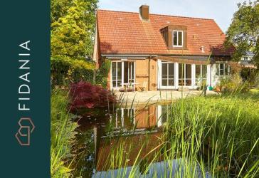 Raum, Licht & Gartenidylle - Architektenhaus mit Schwimmteich -