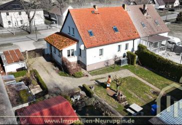 Modernisiertes Landhaus mit Garten, Teich und Wärmepumpe, Langen bei Neuruppin