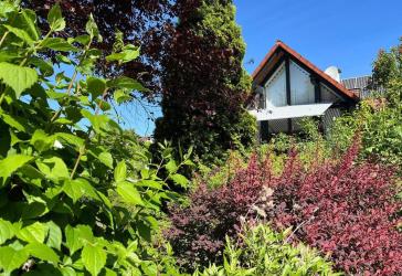 Attraktive Doppelhaushälfte mit Balkon, Terrasse und gepflegtem Garten