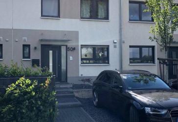 Ein modernes, Smart Familienhause mit Einbauküche in ruhiger Lage in Köln-Roggendorf