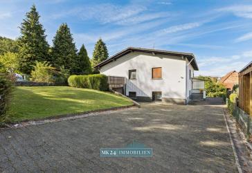 Familienglück mit Potenzial - Großzügiges Einfamilienhaus mit Garten in ruhiger Lage