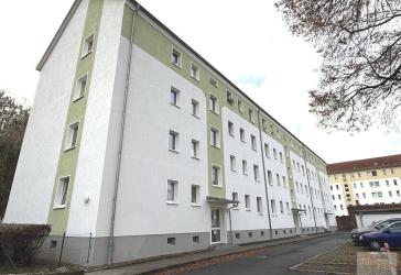 Gepflegte 3-Raum-Wohnung mit Parkett, Garage und sofortiger Verfügbarkeit