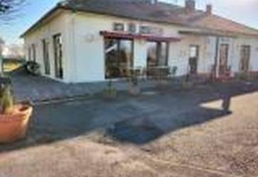 Wohn- Geschäftshaus, Restaurant freistehend in Alleinlage zu verkaufen in Linnich