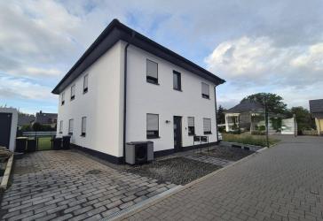 Neubau! Luxuriöses 8-Zimmer Zweifamilienhaus zu Verkaufen!