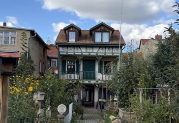 Altbau - Fachwerk u. Charme, nur 725€/m² in Naumburgs Altstadt, idyllischer Garten u. Stellplätze
