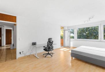 Großzügige 5-Zimmer-Wohnung mit Balkon, Garage