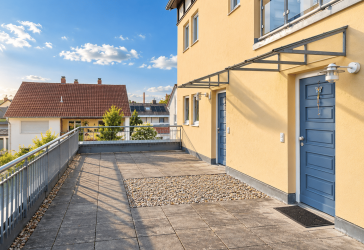 *Attraktive 2-Zimmer-Wohnung mit Dachterrasse im Straubinger Süden*