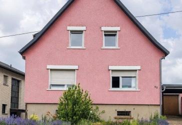 Freistehendes Einfamilienhaus auf schönen Grundstück in Püttlingen-Köllerbach