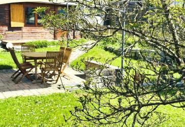 Wohnung mit vielen Nutzungskonzepten, schönen Balkonen und großem Garten