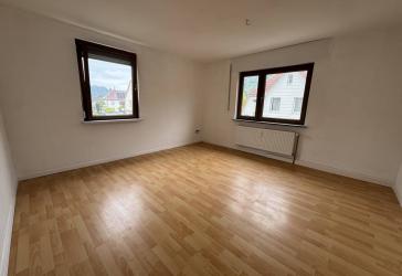 Viel Platz für die ganze Familie. Helle und freundliche Wohnung auf 2 Etagen mit Gartenanteil.