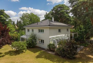 Moderne Stadtvilla mit Einliegerwohnung in ruhiger Anliegerstraße - Großzügiges Wohnkonzept