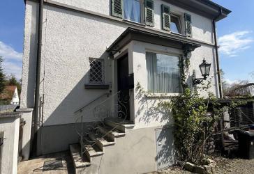 Stilvolle Altbau-Doppelhaushälfte in Top-Lage